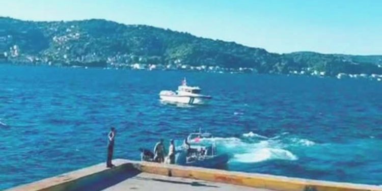 İstanbul Boğazı’nda bulunan mayın dalgıçlar tarafından çıkarıldı