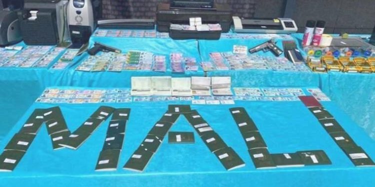 İstanbul merkezli 6 vilayette geçersiz pasaport operasyonu: 4 kişi tutuklandı