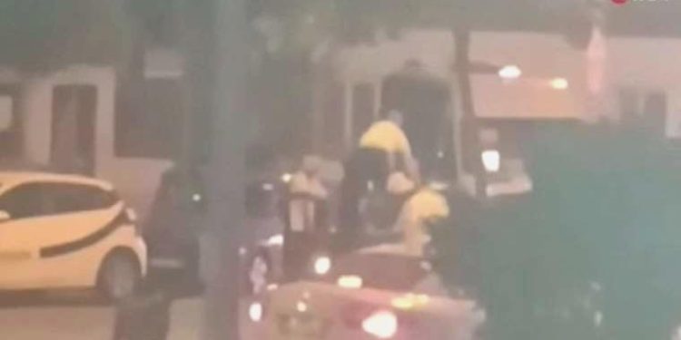 İstanbul’da dehşet anları… Yol arbedesinde silahlar patladı!