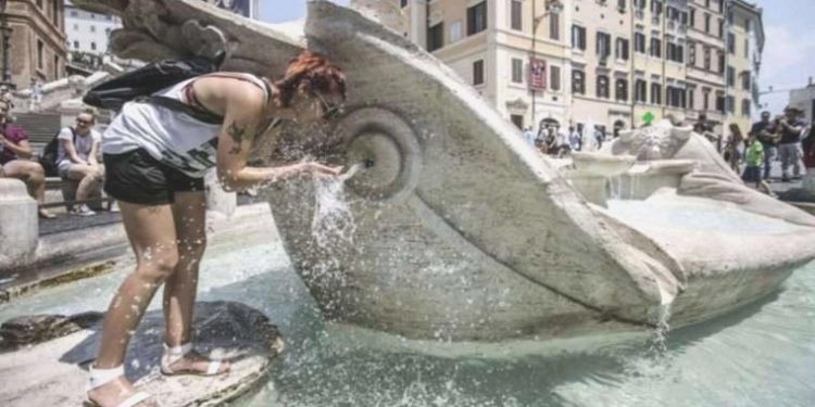 İtalya’da sıcaklık sebebiyle kırmızı alarm verildi