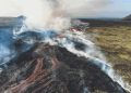 İzlanda’nın başşehri yakınında lav püskürmeye başladı