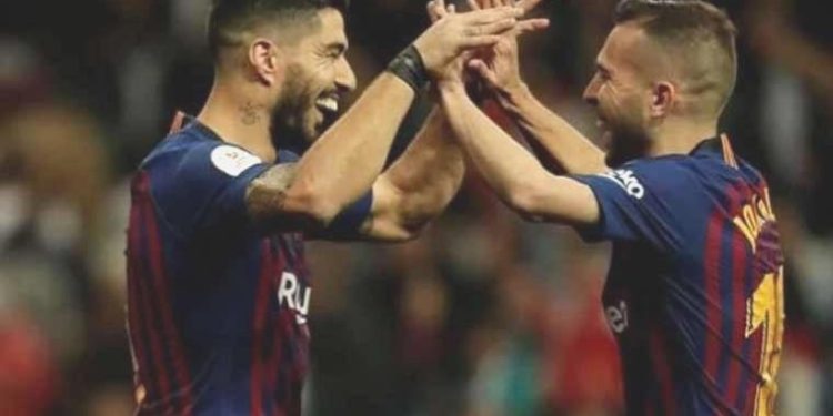 Jordi Alba imzaladı, sırada Luis Suarez var