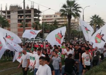 Karşıyaka taraftarı şirketleşmeye karşı yürüdü