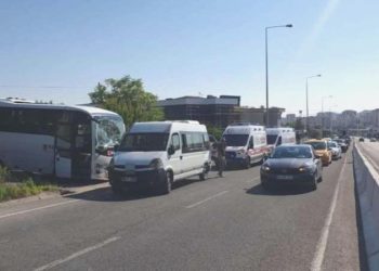 Kayseri’de emekçi servisleri çarpıştı: Çok sayıda yaralı!