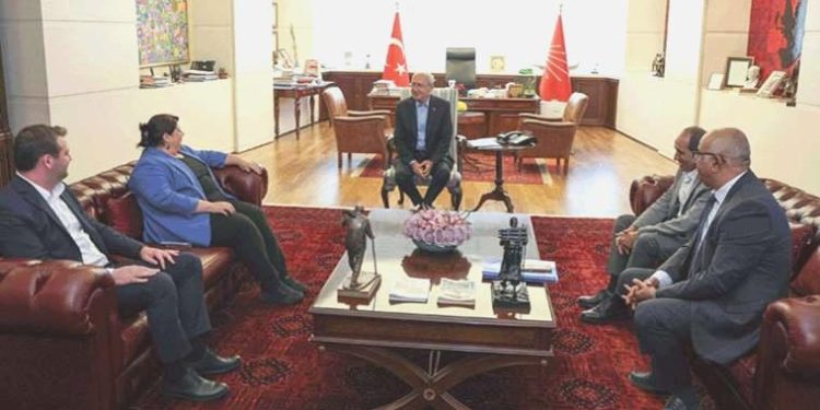 Kemal Kılıçdaroğlu, KESK heyetini kabul etti