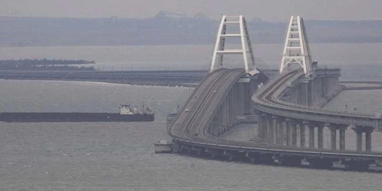 Kırım köprüsü araç trafiğine kapatıldı