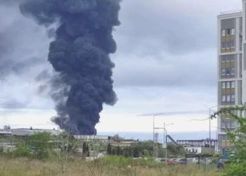 Kırım’da askeri üstte yangın: 2 bin kişi tahliye edildi