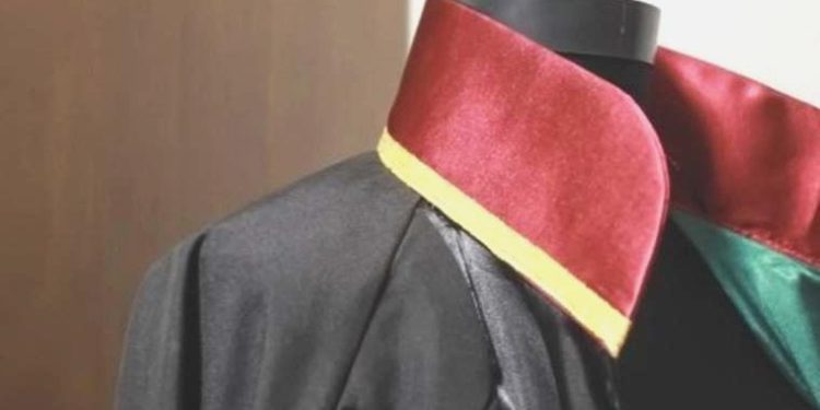 KOAH hastası yaşlı yurttaş geçersiz avukat dolandırdı