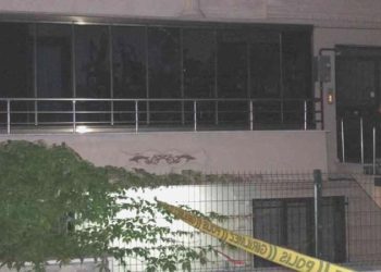 Kocaeli’de dehşet: Tartıştığı kişinin konutunu kurşunladı