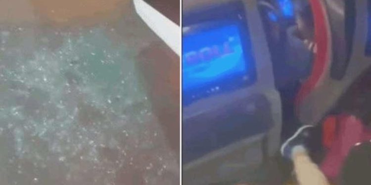 Kocaeli’de içi yolcu dolu otobüste dehşet anları: Yolcu almak için durdu, kurşunlandı