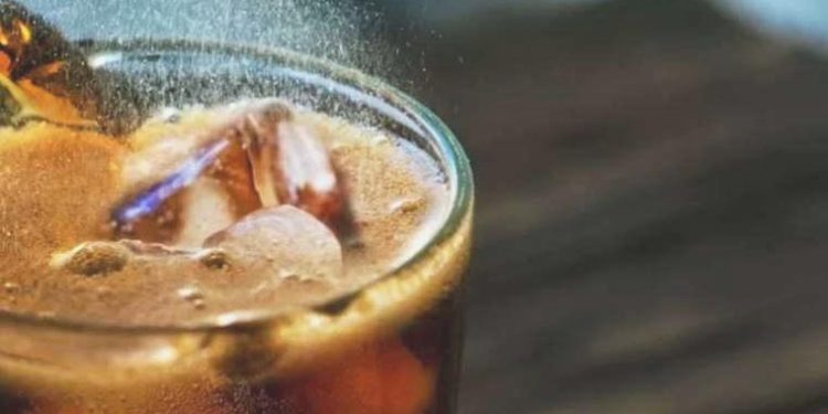 Kolanın asidi kaçtı! Gazlı içeceklere ikinci artırım… 2.5 litre kola 43 lira oldu