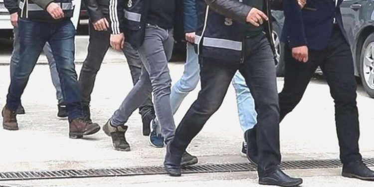 Konya’da rüşvet operasyonu… 11 zanlı tutuklandı!