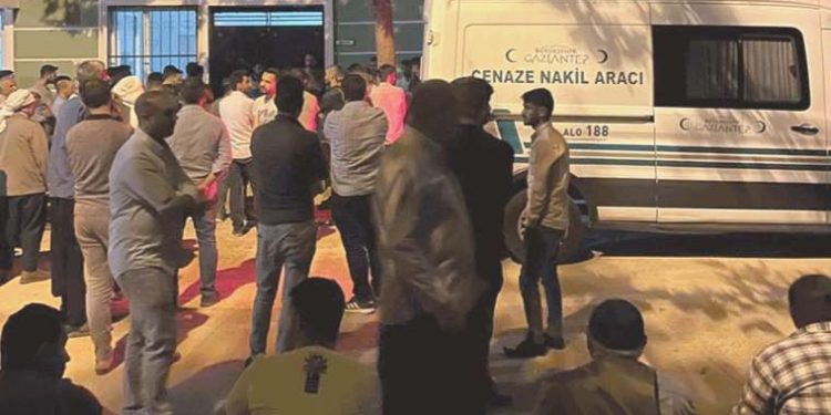 Kuduzdan ölen mimar toprağa verildi