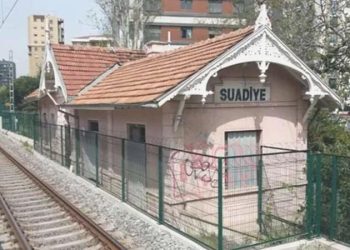 Marmaray projesinden sonra tarihi tren istasyonları kapatıldı, binaları çöplüğe döndü: Tarihe vefasızlık!