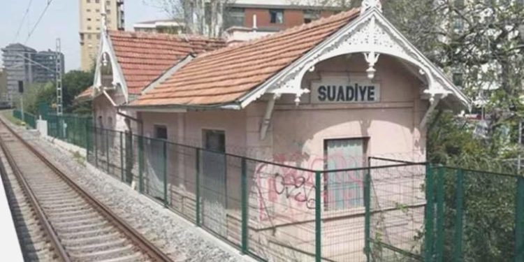 Marmaray projesinden sonra tarihi tren istasyonları kapatıldı, binaları çöplüğe döndü: Tarihe vefasızlık!