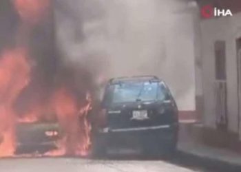Meksika’da taksi ve dolmuşlara akın: 5 meyyit, 3 yaralı