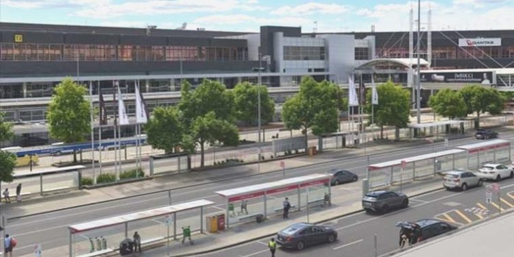 Melbourne Havalimanı iç çizgiler terminali güvenlik ihlali nedeniyle kapatıldı