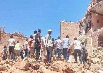 Mısır’da 8 katlı bina çöktü: 3 meyyit, 13 yaralı