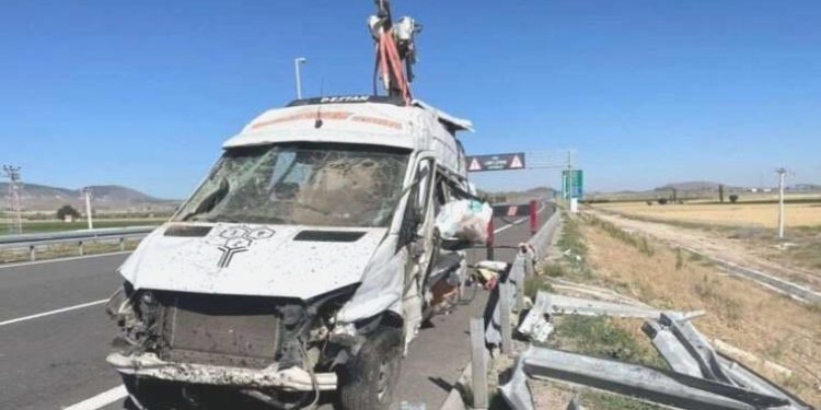 Nevşehir’de tarım emekçilerini taşıyan minibüs devrildi: 24 yaralı