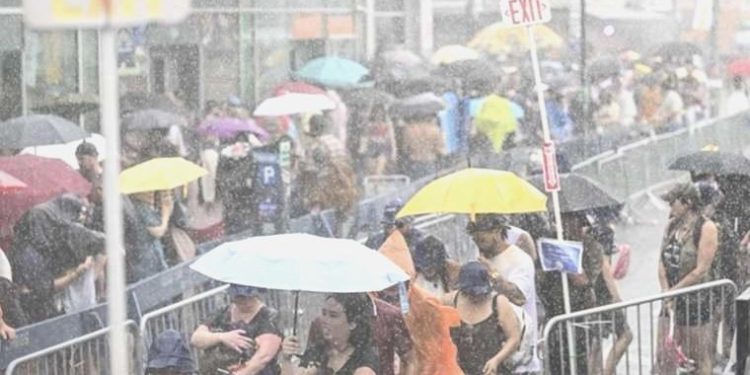 New York’ta meydana gelen sellerde 1 kişi öldü