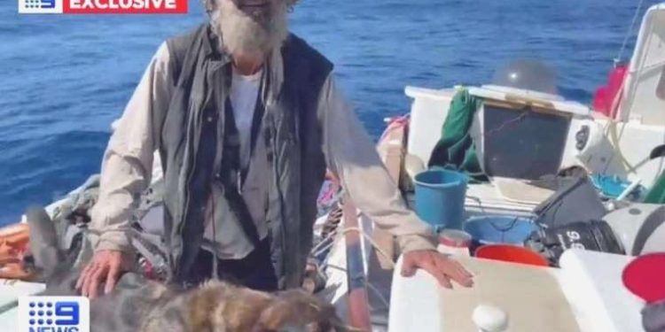 Okyanusta 2 ay mahsur kalan denizci çiğ balık ve yağmur suyu ile hayatta kaldı