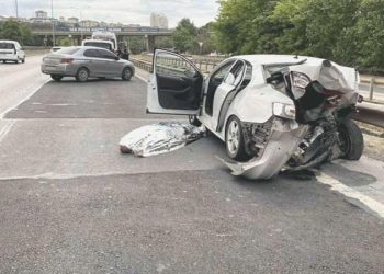 Pendik’te yarışan arabanın çarptığı araç şoförü hayatını kaybetti