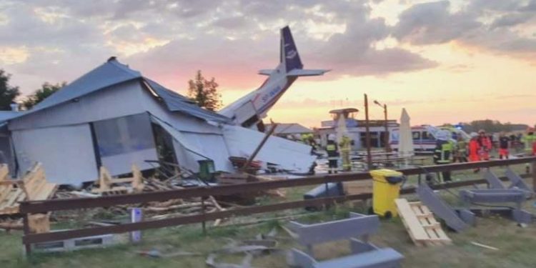 Polonya’da küçük uçak düştü: 5 meyyit, 10 yaralı