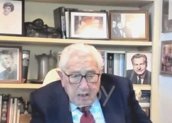 Rus komedyenler Kissinger’ı işletti:“Kuzey akımını siz vurdunuz sanıyordum”