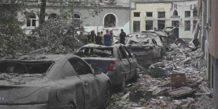 Rusya Lviv’i füzelerle vurdu