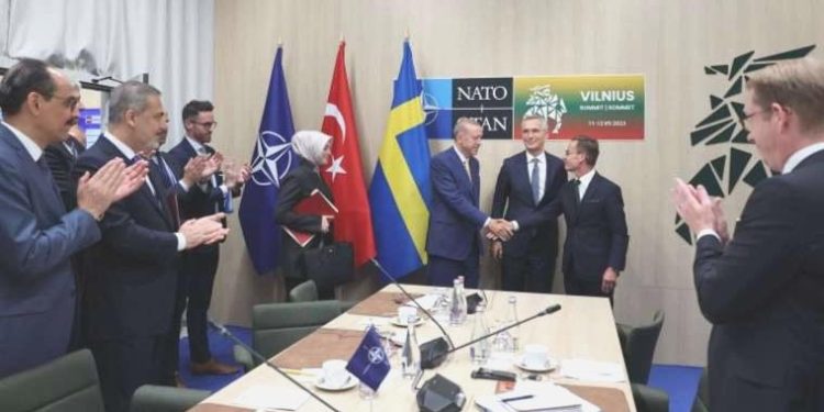 Rusya’dan Türkiye iletisi: Avrupa’da istenmiyor, pembe gözlükler takmamalı