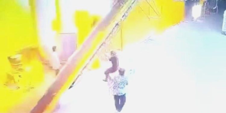 Sakarya’da kereste fabrikasında buhar kazanı patladı: Yaralılar var!