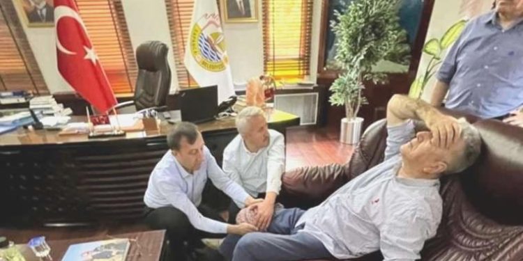 Sapanca Belediye Lideri’nin makam odasında silahlı atak