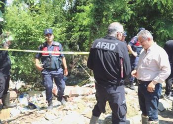 Sel sularına kapılan babasının cansız vücudunu buldu