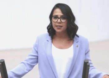 Sera Kadıgil’den Ulusal Eğitim Bakanı’na çok sert karşılık: ‘Dokunmaya çalışanın ellerini kırarız’