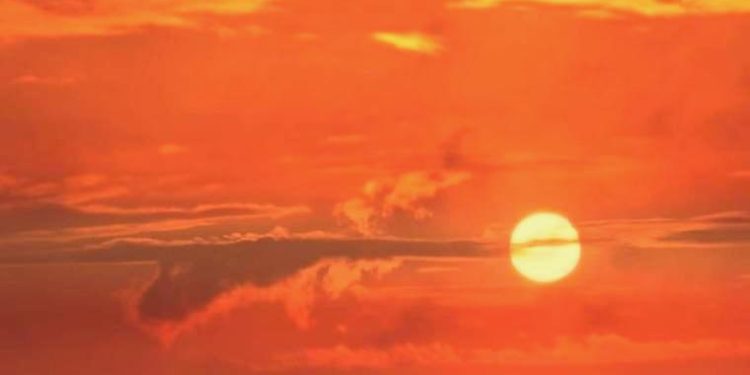 Sıcak çarpması önemli rahatsızlıkları da beraberinde getiriyor