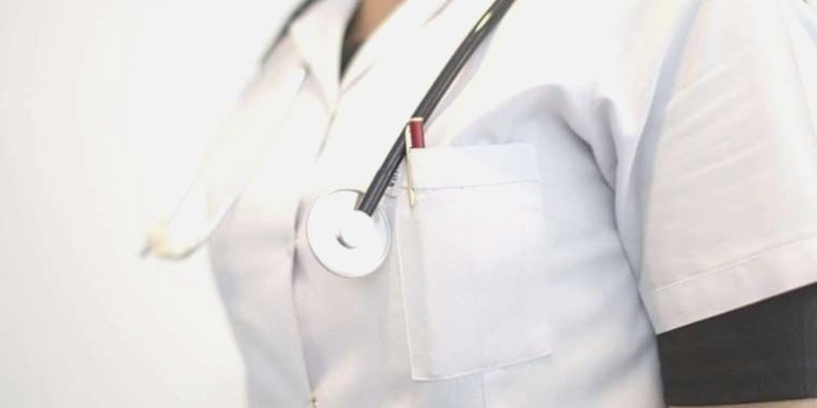 Sıhhat işçileri maaş artırımını protesto için iş bıraktı: ‘Memura müjde’ başlıklarıyla milleti kandırdılar’