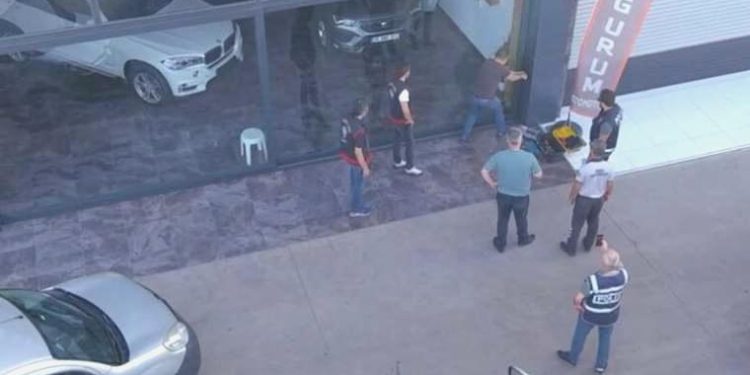 Silah zoruyla mal varlıklarına el koyan kabahat örgütüne operasyon: 18 gözaltı