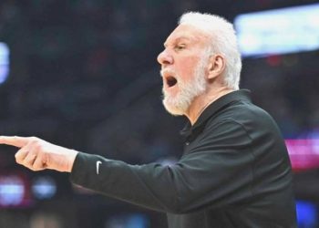 Spurs, başantrenörü Popovich ile 5 yıllık mukavele yeniledi
