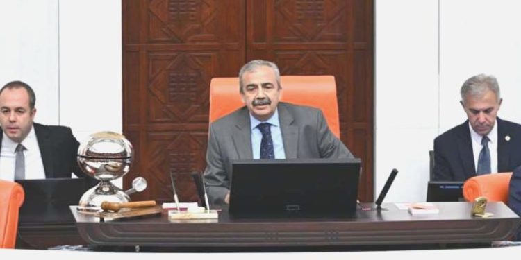 TBMM Başkanvekili Sırrı Süreyya Başkan’dan ‘Can Atalay’ daveti