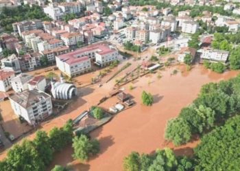 Tekrar birebir manzaralar! Karadeniz’i sel vurdu