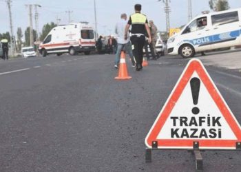 TEM Otoyolu’nda meydana gelen trafik kazasında 2 kişi yaralandı