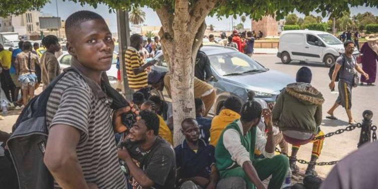 Tunus’ta göçmen tersliği yüzünden yüzlerce kişi şiddete maruz kaldı