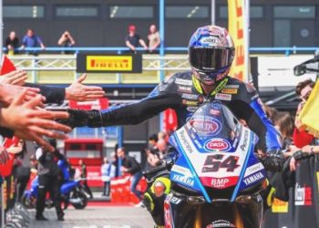 Ulusal motosikletçi Toprak Razgatlıoğlu İtalya’da ‘dalya’ yaptı