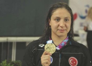 Ulusal yüzücü Merve Tuncel Sırbistan’da gümüş madalya kazandı