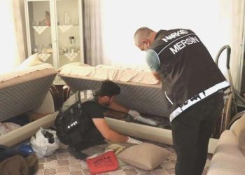 Uydurma kimlik ve pasaport düzenleyen cürüm örgütüne operasyon: 14 gözaltı