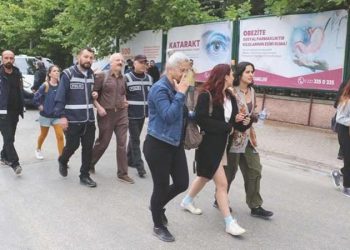 Valilik yasaklamıştı: Eskişehir’deki Onur Yürüyüşü’nde 18 gözaltı