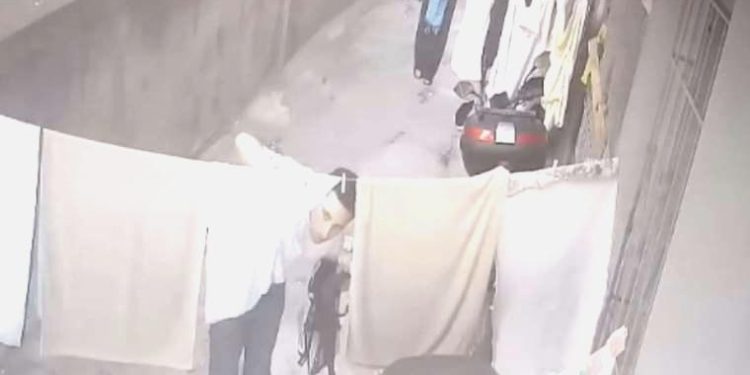 Yer: İstanbul… Bayan iç çamaşırlarını çaldı, anbean kaydedildi