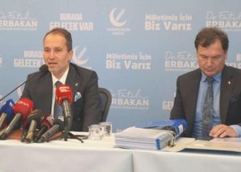 Yine Refah Partisi’nde ‘vergi’ isyanı: Erbakan’ın danışmanı ‘büyük hayal kırıklığı’ diyerek istifa etti