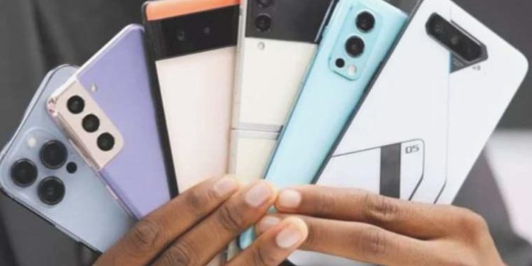 Yurtdışından getirilen telefonlara IMEI kayıt artırımının akabinde ikinci şok: ‘Servis yok’