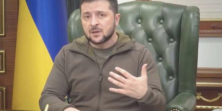 Zelenski: Rusya, milyonlarca kişinin hayatını tehlikeye atıyor